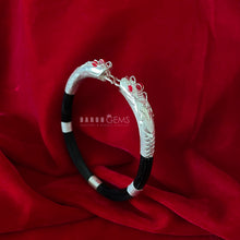 Load image into Gallery viewer, Silver Hatti-ko-Puchar Bracelet (red eyes)
